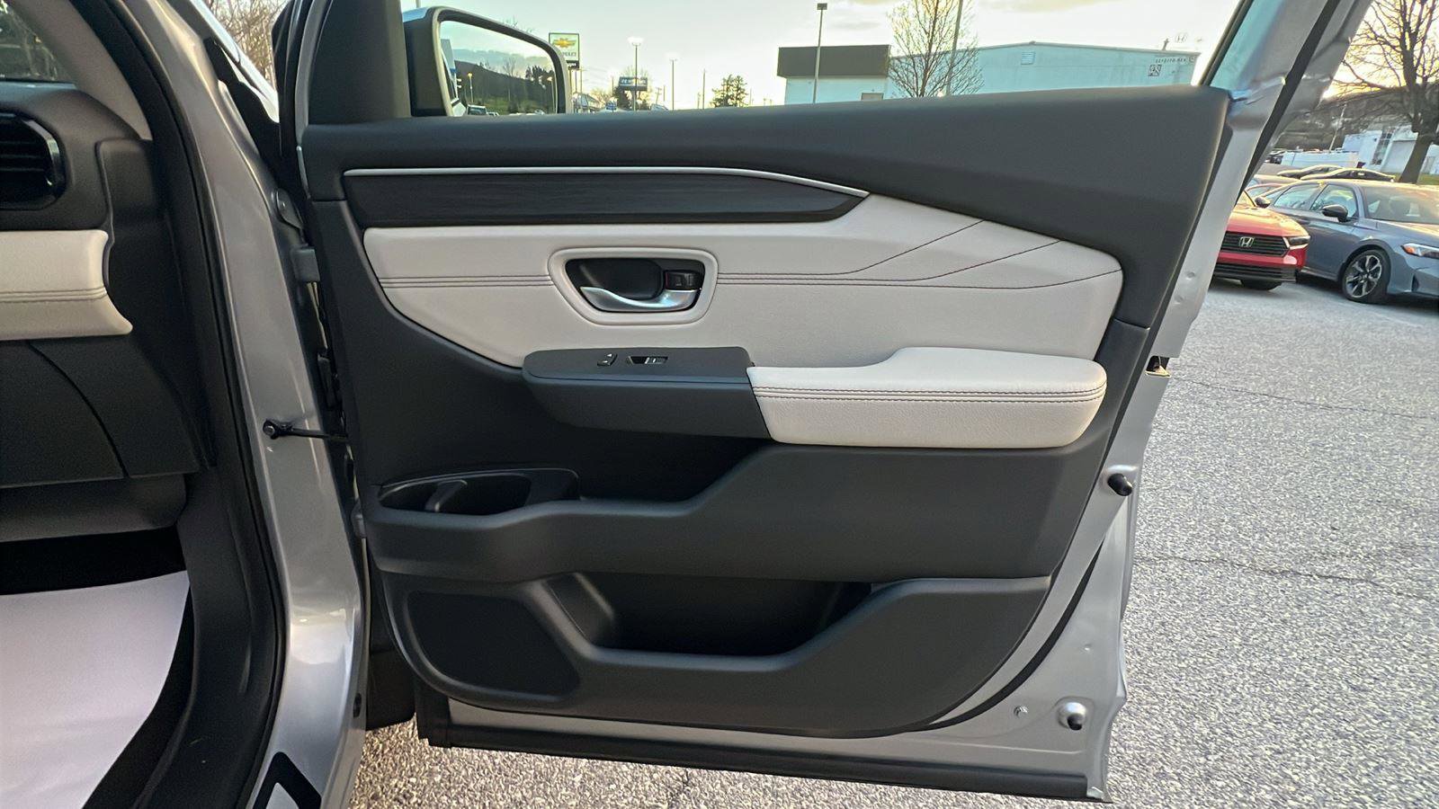 New 2026 Honda Pilot Touring image 12