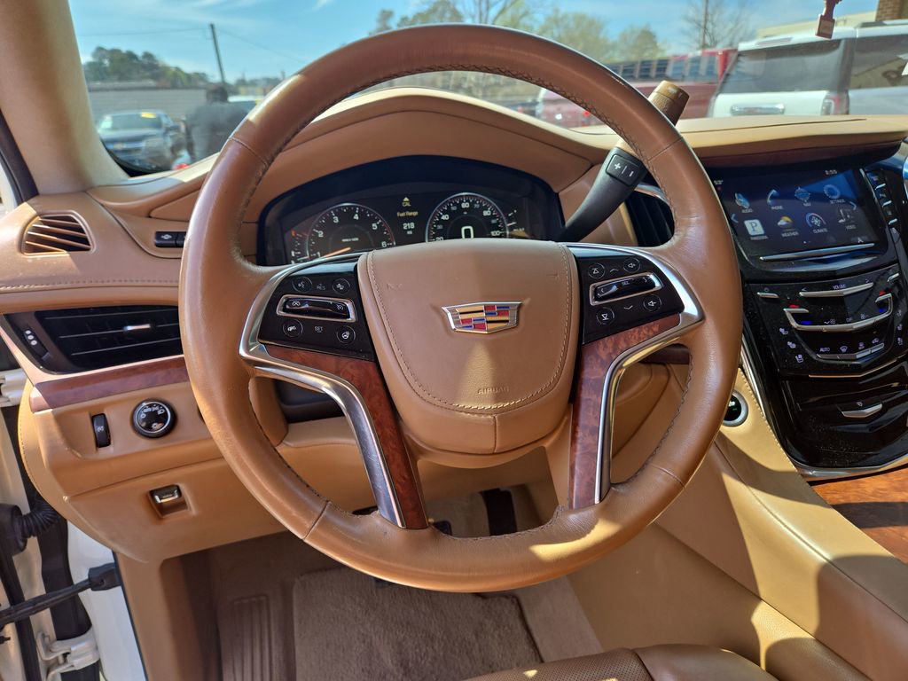 Used 2015 Cadillac Escalade Platinum AWD/4WD image 16