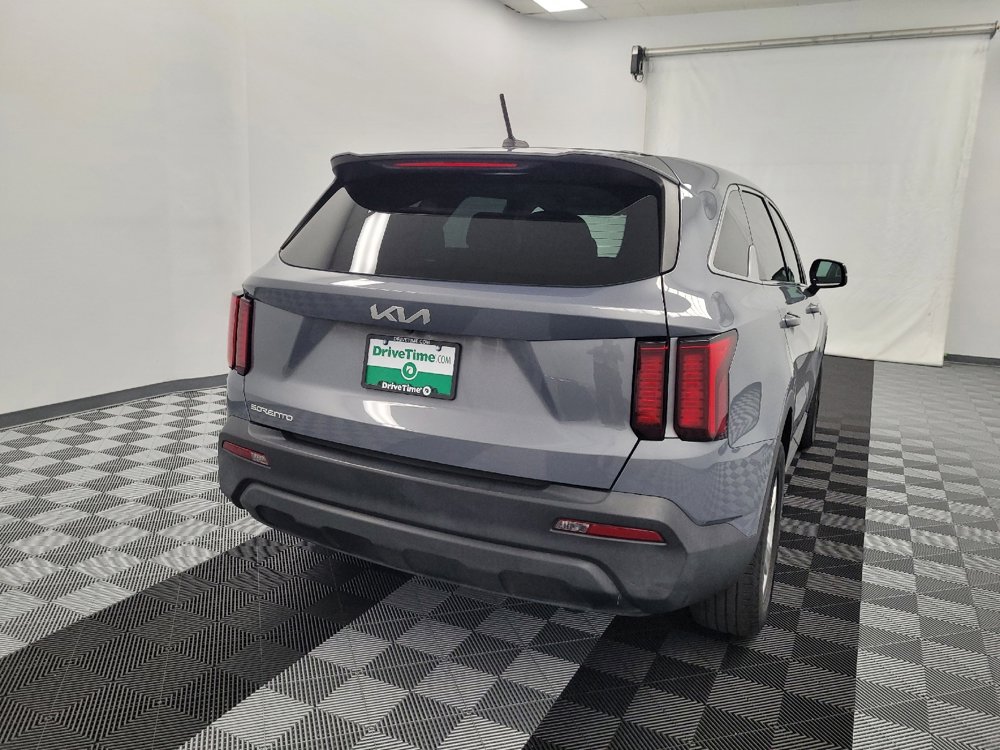 Used 2023 Kia Sorento LX FWD image 7