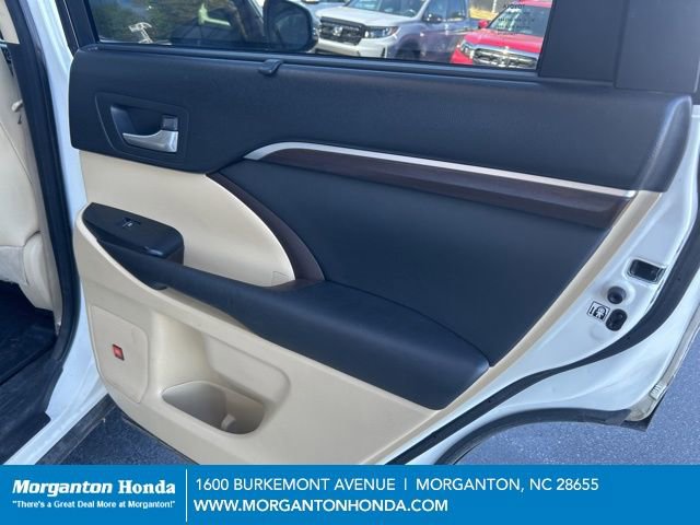 Used 2015 Toyota Highlander Limited Platinum AWD/4WD image 40