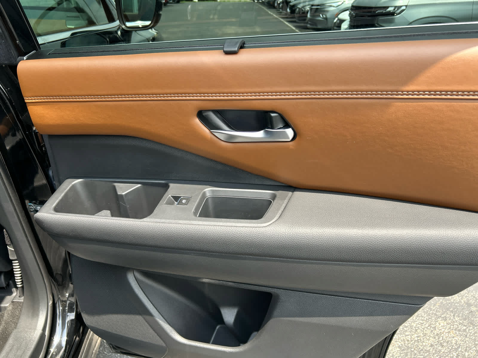 Certified 2025 Nissan Pathfinder Platinum AWD/4WD image 40