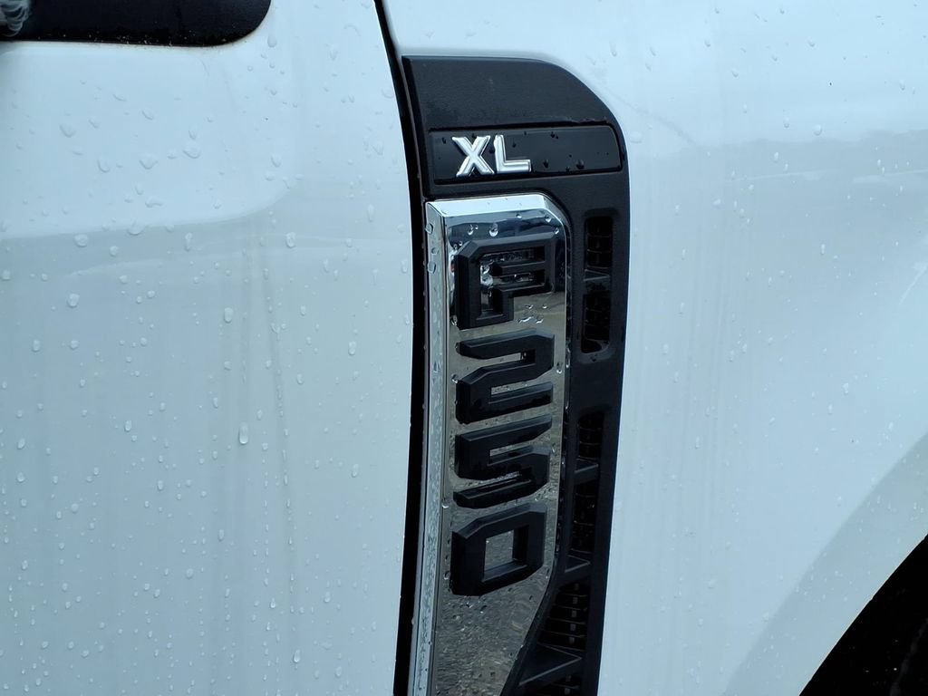 New 2025 Ford F250 XL w/ FX4 Off-Road Package AWD/4WD image 10