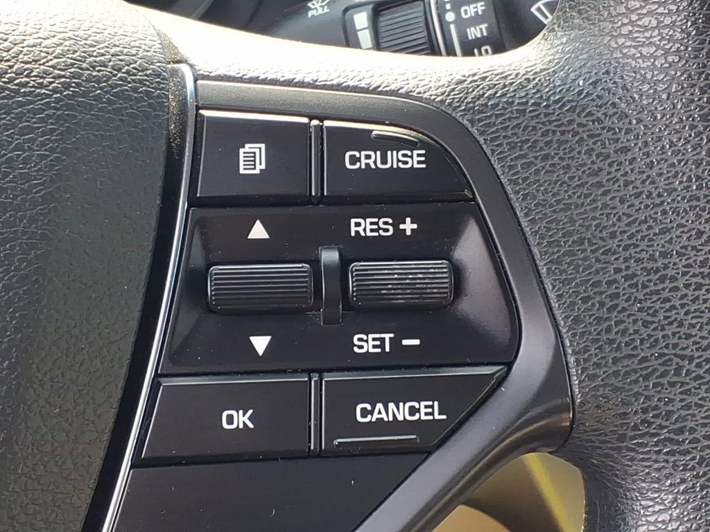 Used 2015 Hyundai Sonata SE w/ Option Group 09 FWD image 11