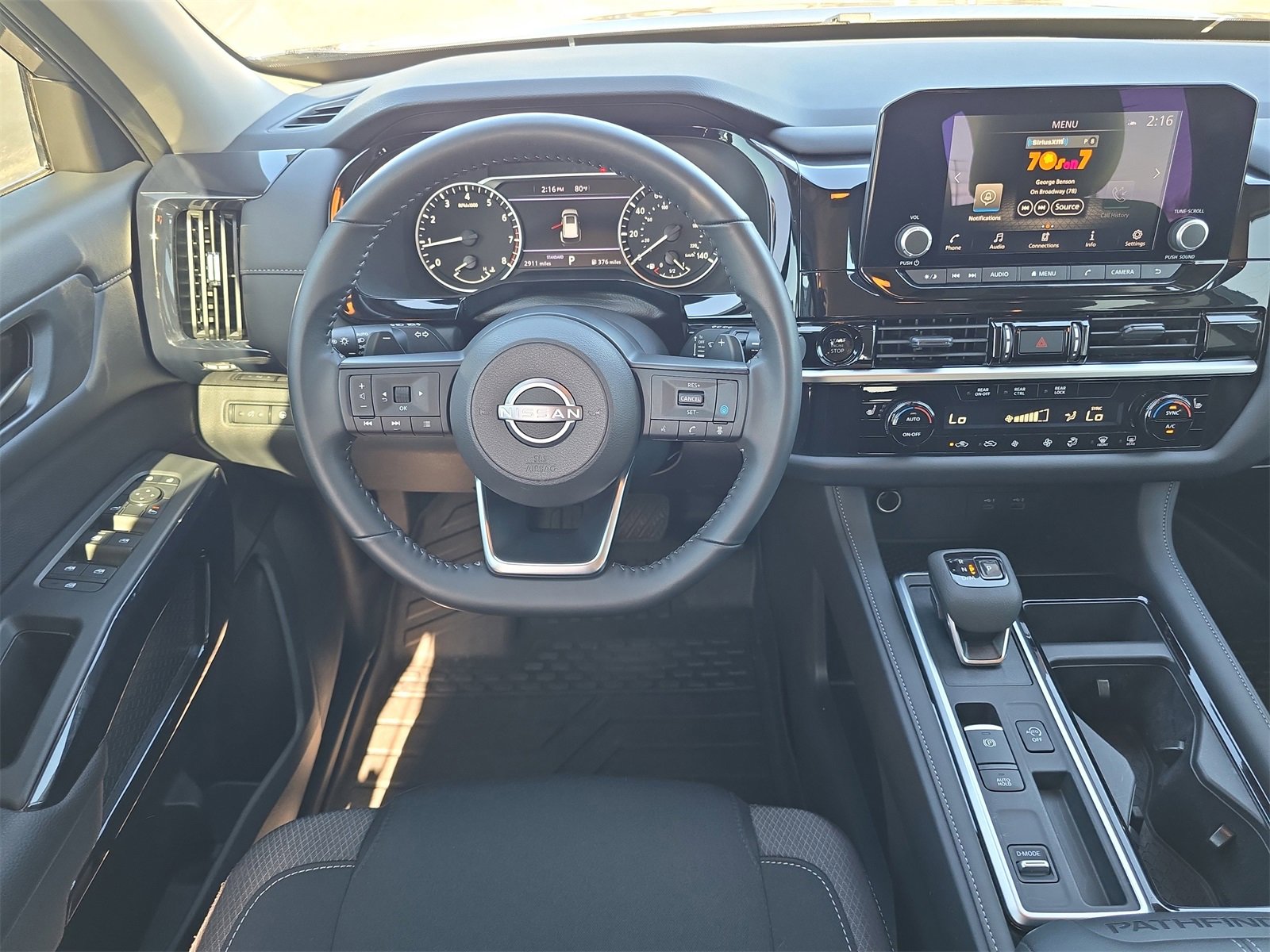 Used 2025 Nissan Pathfinder SV image 10