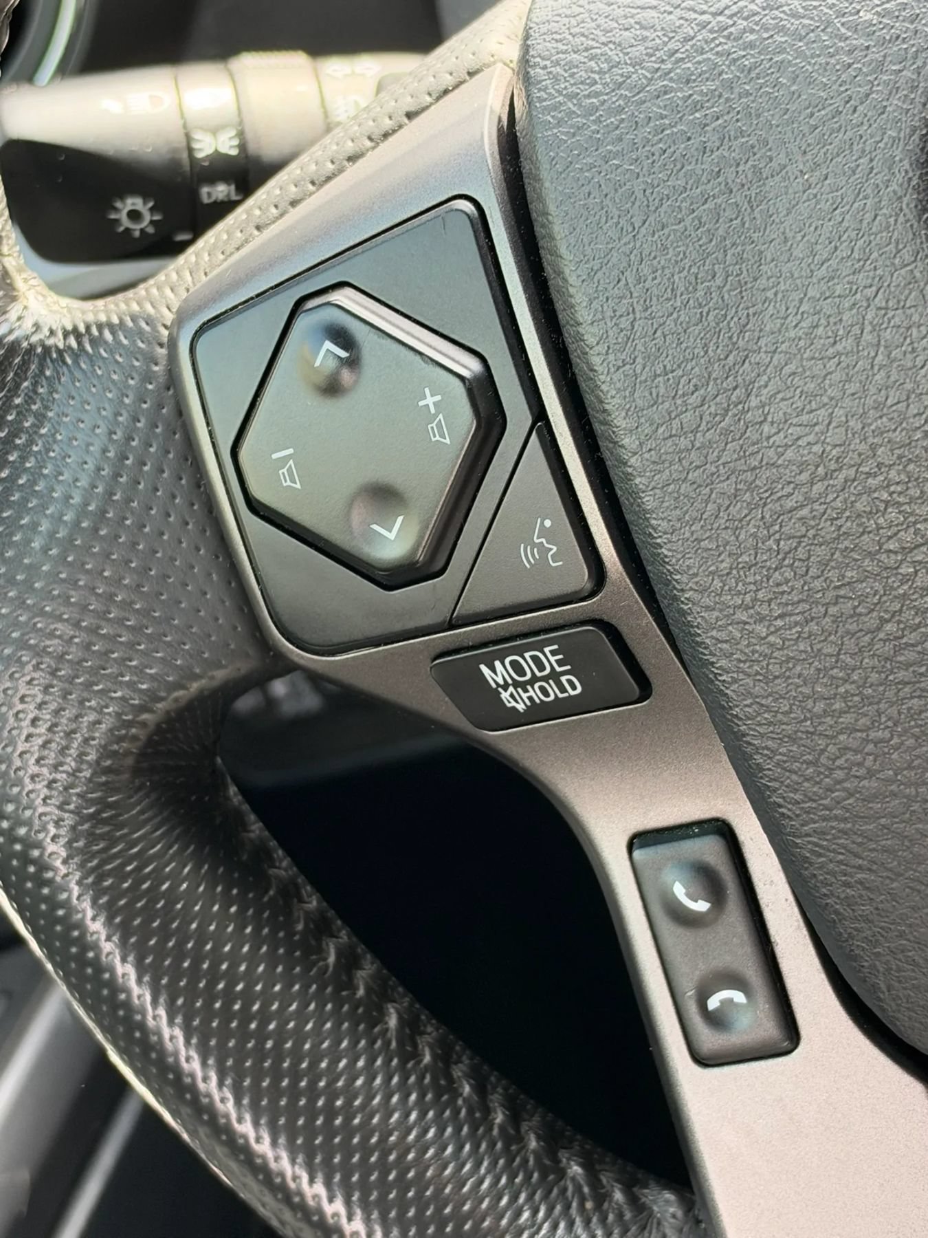 Used 2019 Toyota Tacoma TRD Off-Road w/ Technology Package AWD/4WD image 13