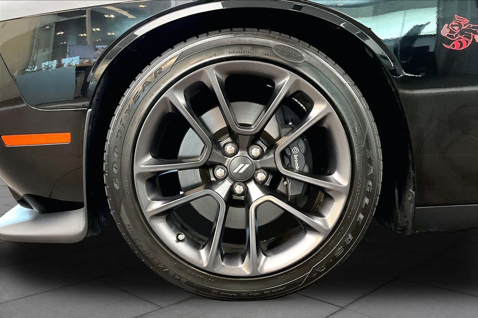 Used 2021 Dodge Challenger R/T Scat Pack RWD image 11