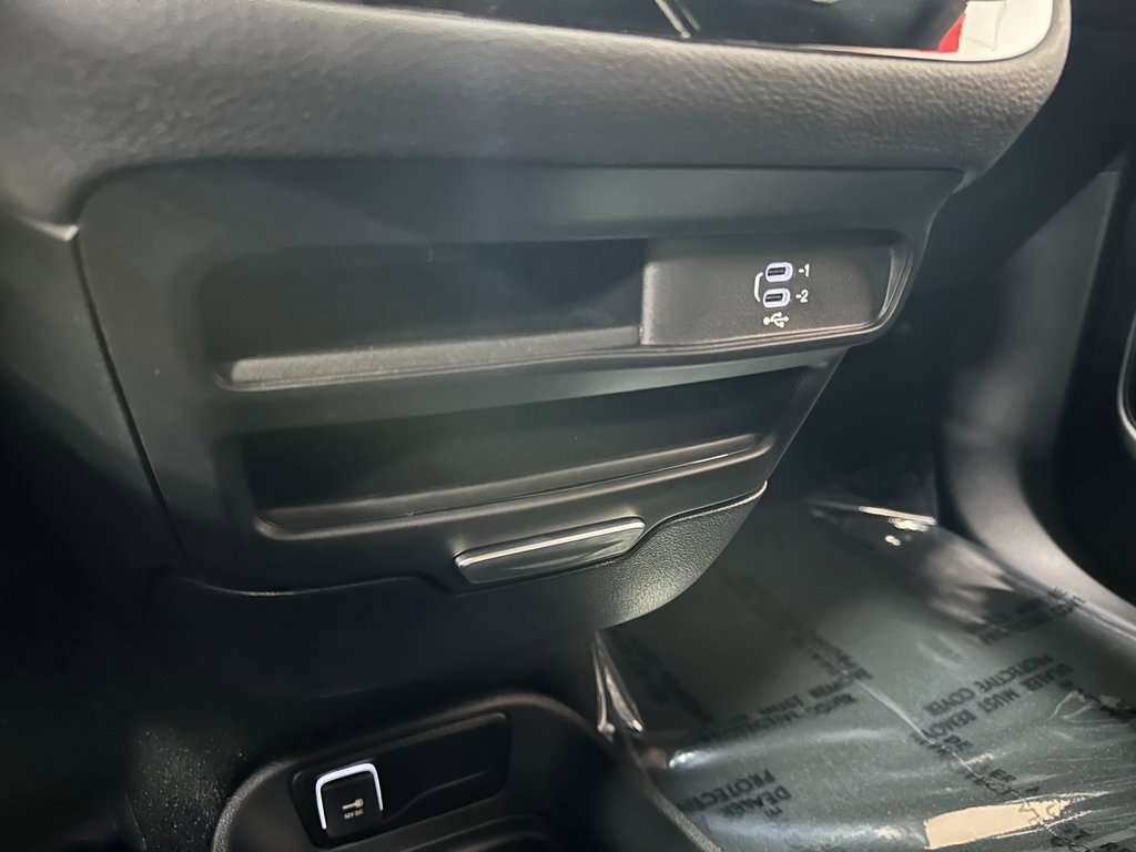 New 2026 Chrysler Pacifica Select image 30