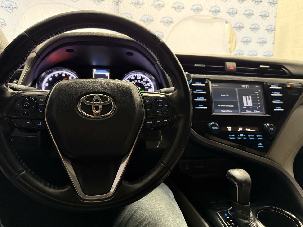 Used 2019 Toyota Camry SE image 25