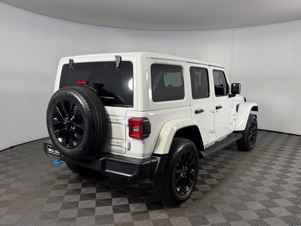 Used 2024 Jeep Wrangler Unlimited Sahara w/ Technology Group AWD/4WD image 7