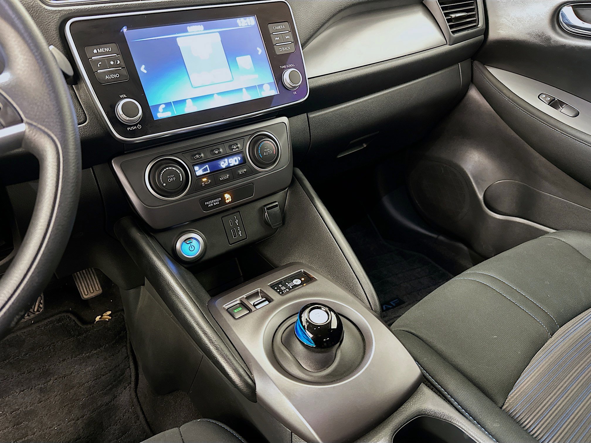 Used 2025 Nissan Leaf S image 25