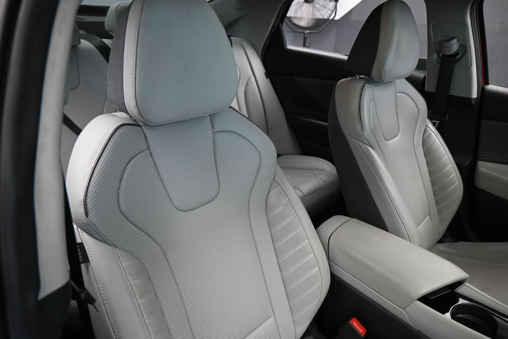 Used 2024 Hyundai Elantra Limited FWD image 42