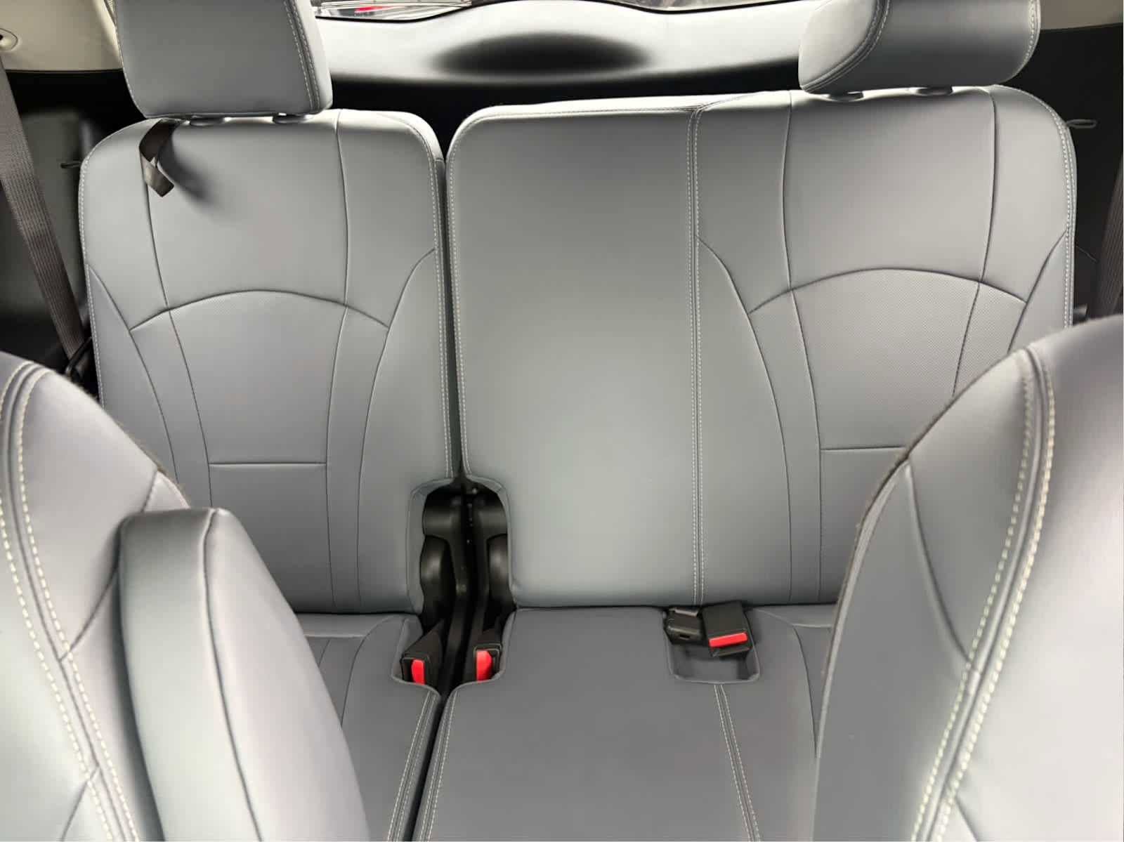 Used 2020 Buick Enclave Essence w/ Sound and Sites Package AWD/4WD image 24
