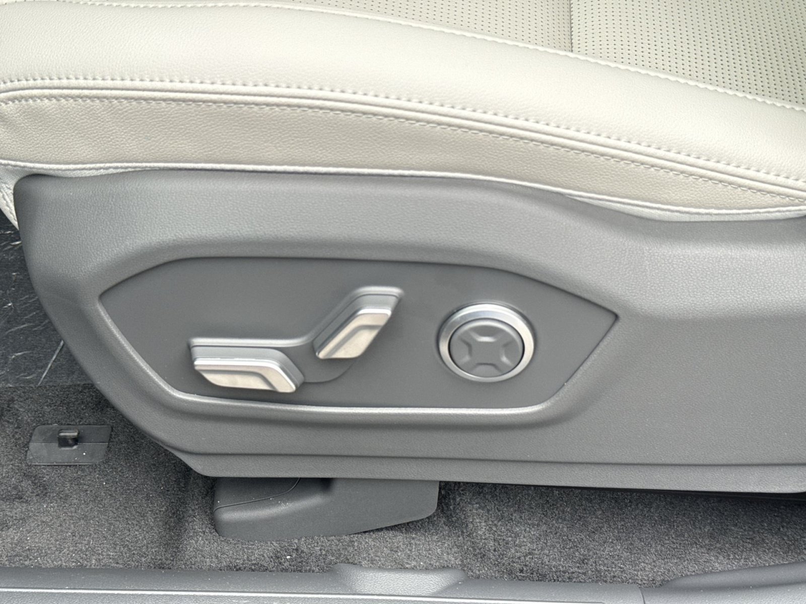 New 2027 Hyundai Santa Fe Limited AWD/4WD image 14
