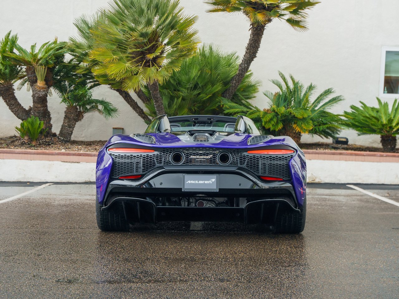 Used 2025 McLaren Artura Spider image 5