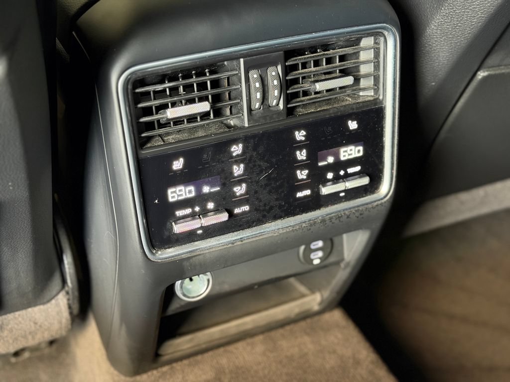 Certified 2021 Porsche Cayenne Coupe AWD/4WD image 33