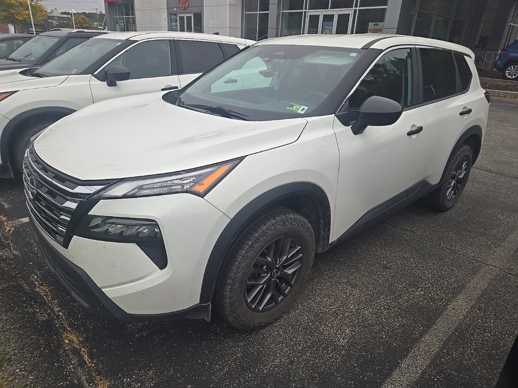 Used 2024 Nissan Rogue S AWD/4WD image 1