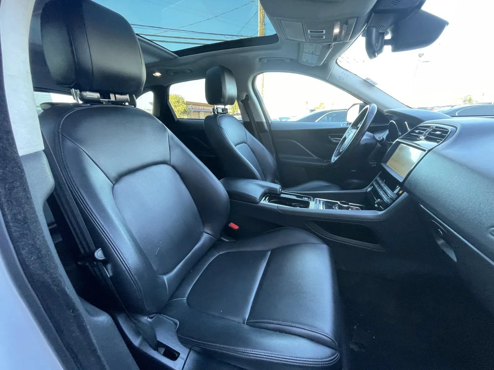 Used 2019 Jaguar F-PACE Premium AWD/4WD image 13