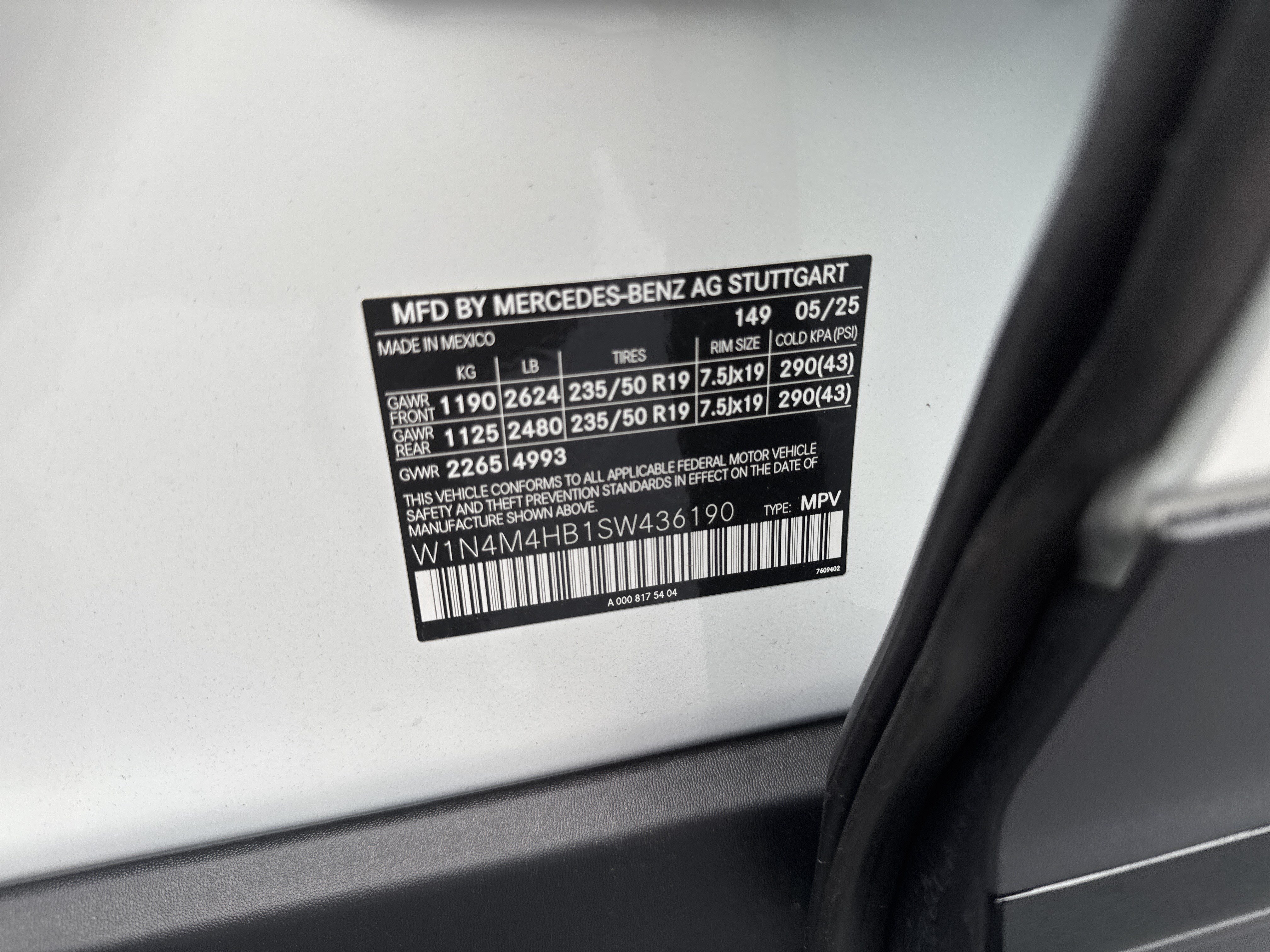 Certified 2025 Mercedes-Benz GLB 250 4MATIC image 37