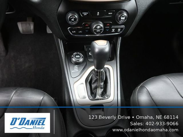 Used 2018 Jeep Cherokee Limited image 32