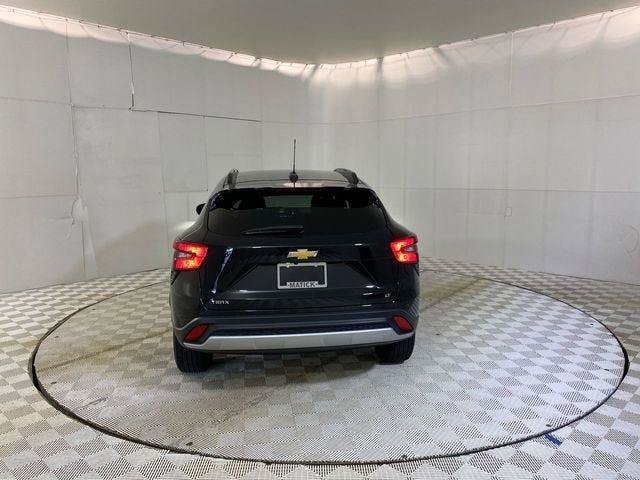 Used 2024 Chevrolet Trax LT w/ Driver Confidence Package FWD image 21