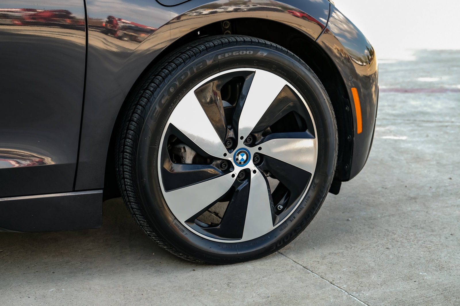 Used 2015 BMW i3 w/ Range Extender RWD image 50