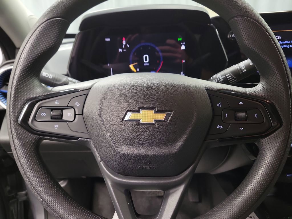 Used 2025 Chevrolet Trax LT image 18
