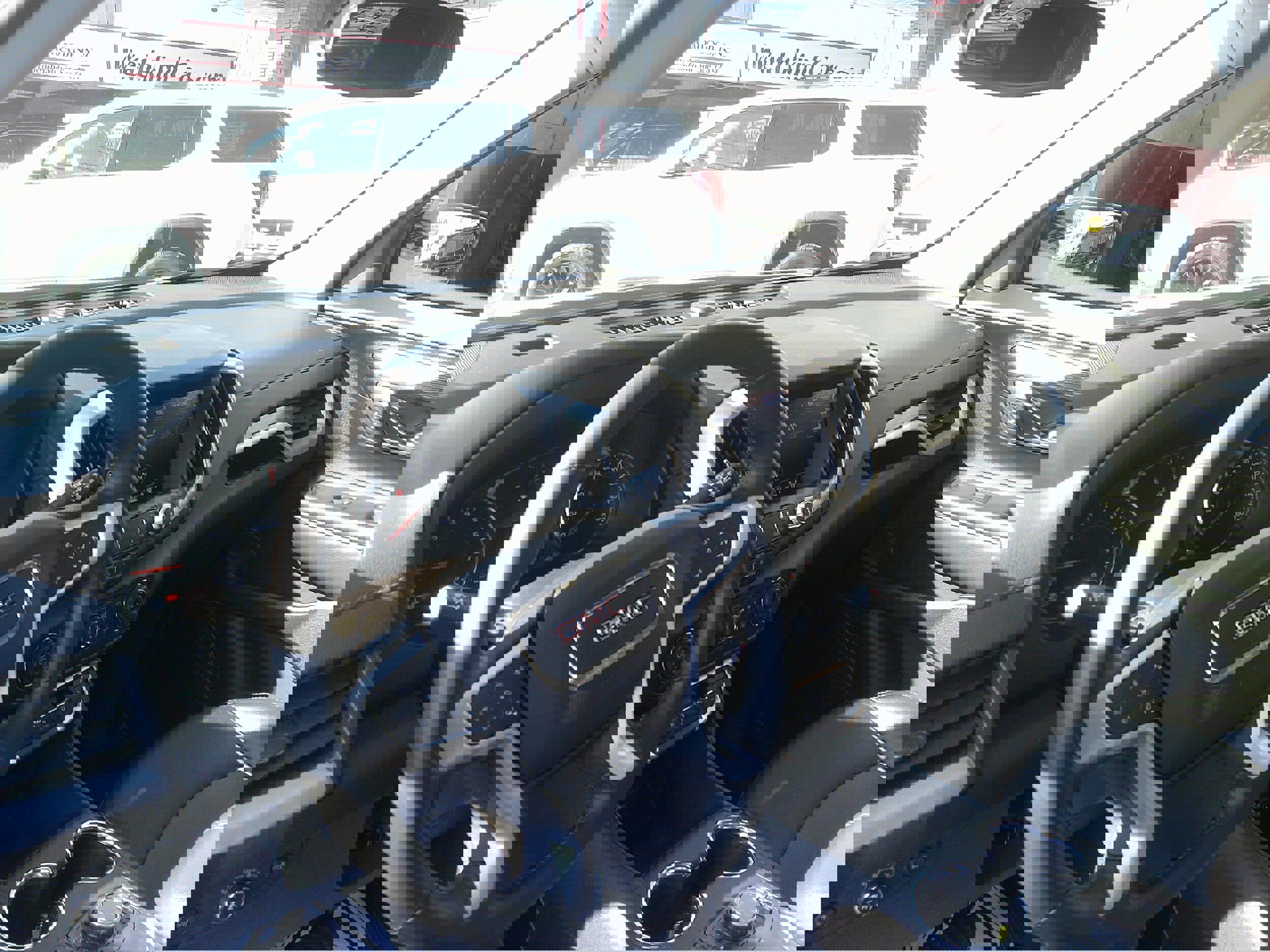 Used 2024 GMC Terrain SLT image 22