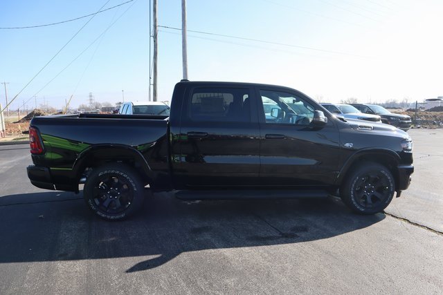 New 2026 RAM 1500 4x4 Crew Cab image 3