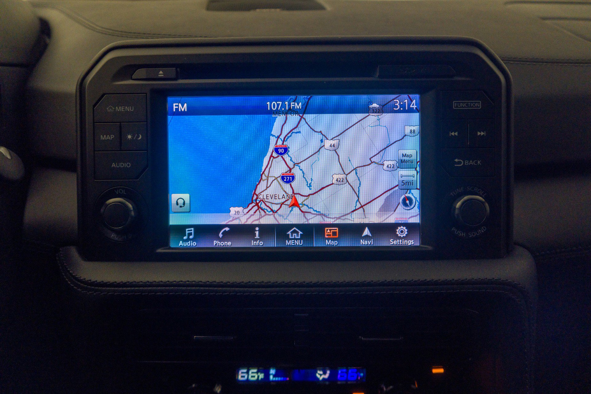 Used 2020 Nissan GT-R Premium image 17