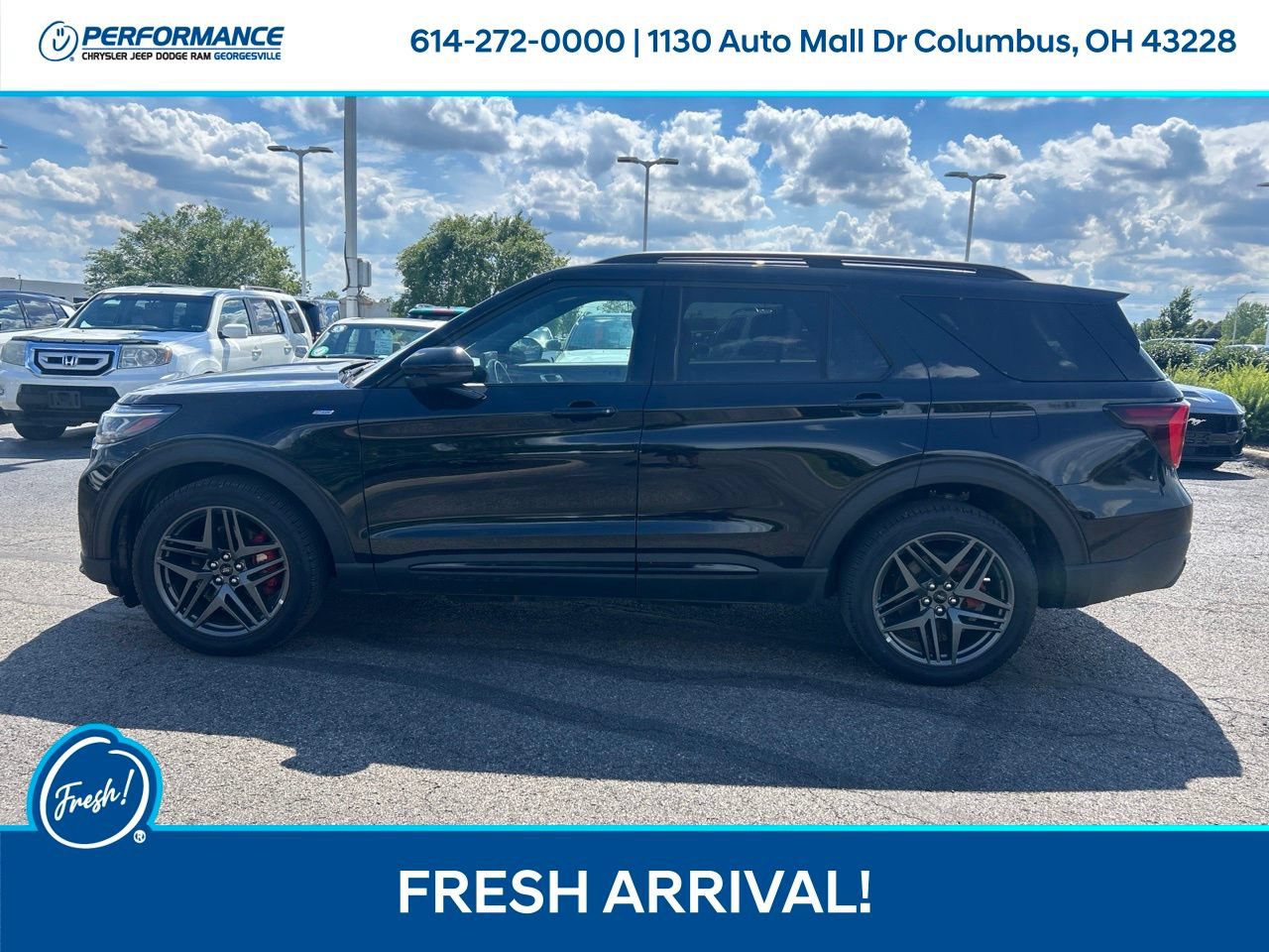Used 2025 Ford Explorer ST-Line w/ ST-Line Street Pack AWD/4WD image 7