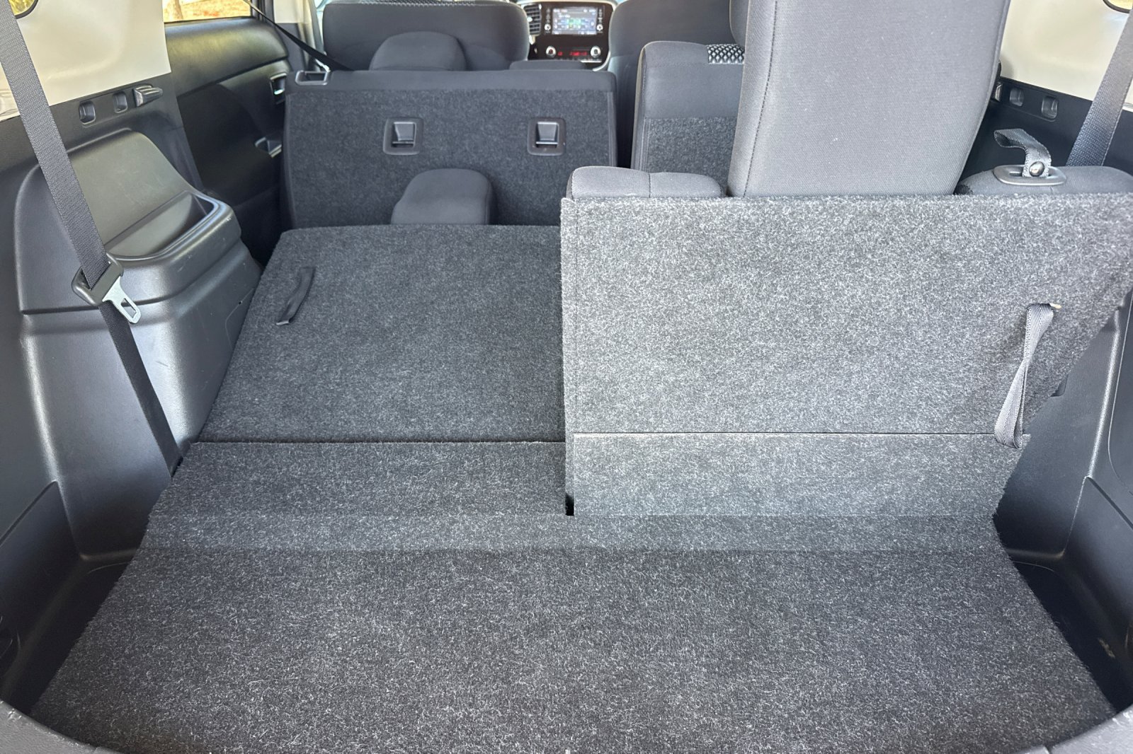 Used 2020 Mitsubishi Outlander ES FWD image 23