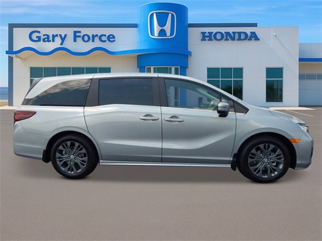New 2026 Honda Odyssey Touring image 6