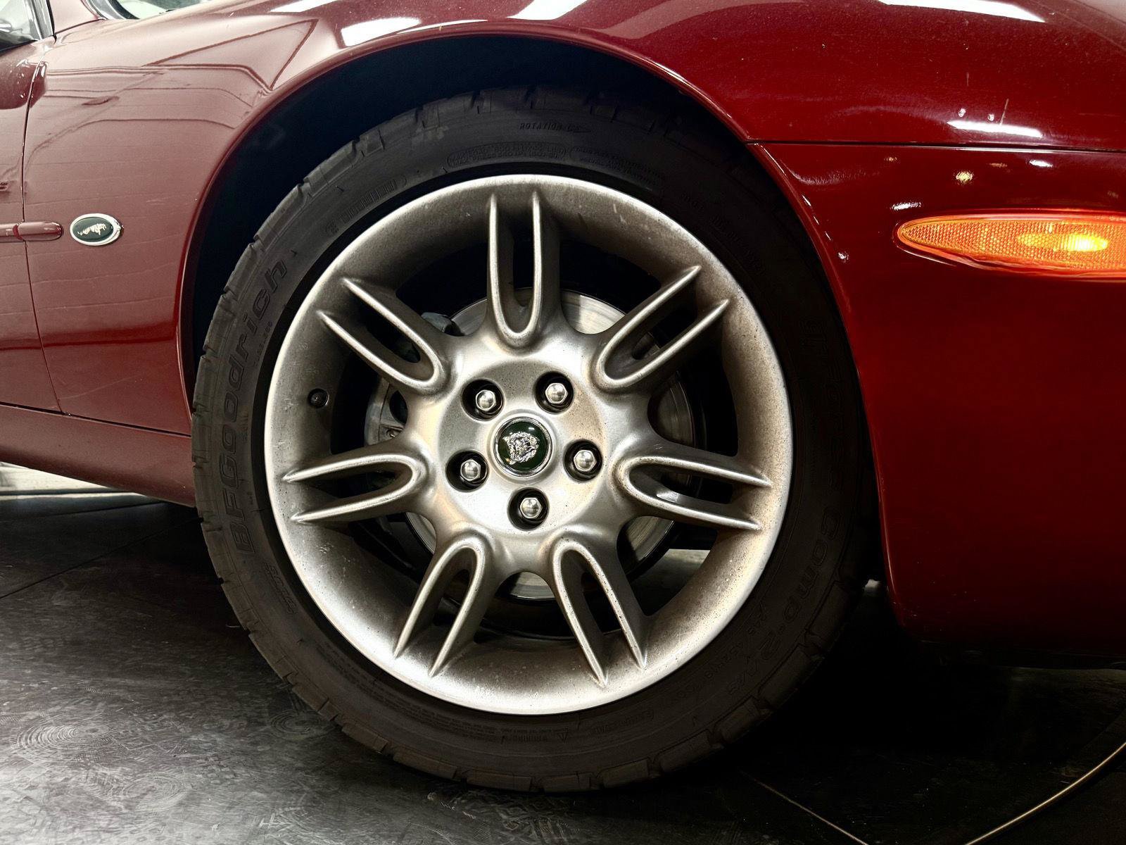 Used 2001 Jaguar XK8 Convertible RWD image 16