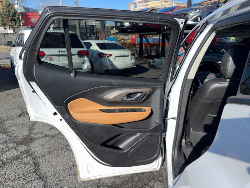 Used 2021 GMC Terrain SLT image 14