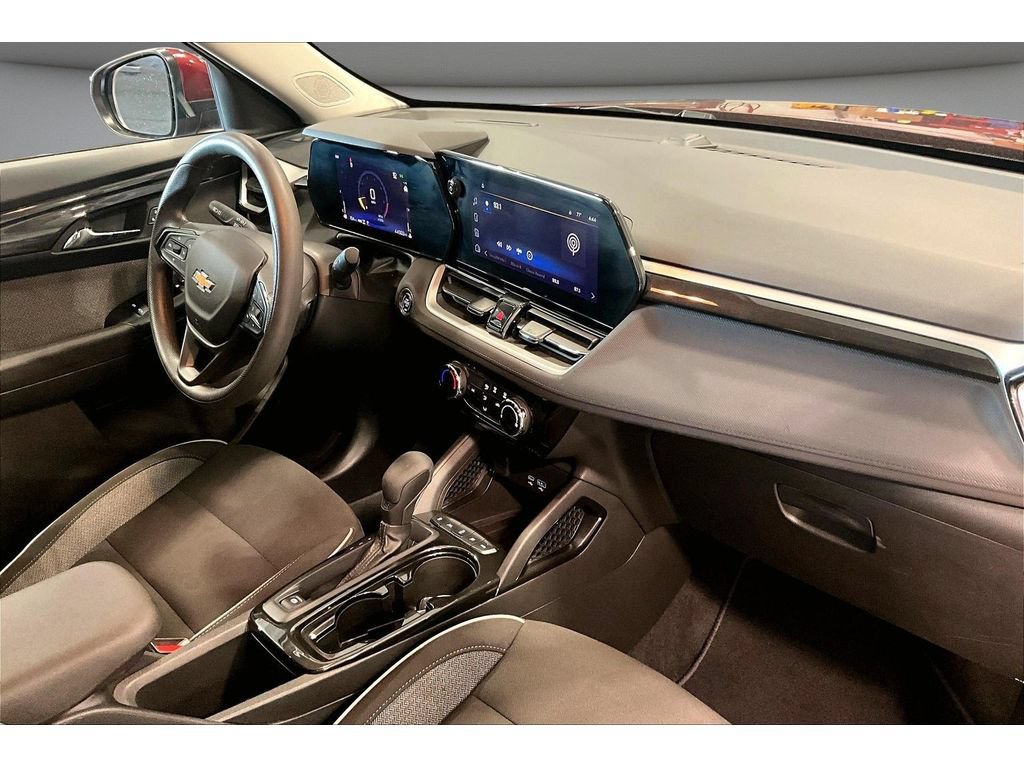 Used 2025 Chevrolet TrailBlazer LT AWD/4WD image 45