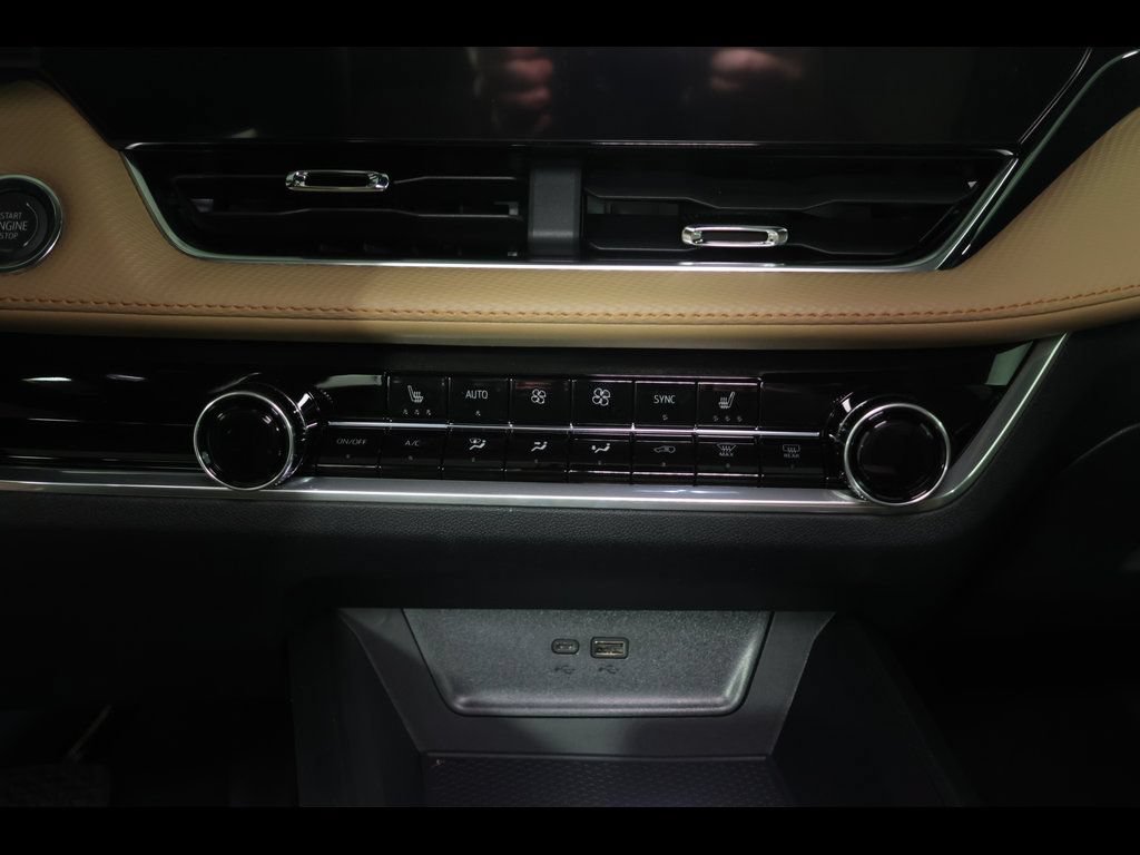 New 2027 Chevrolet Equinox ACTIV w/ Safety and Technology Package AWD/4WD image 21