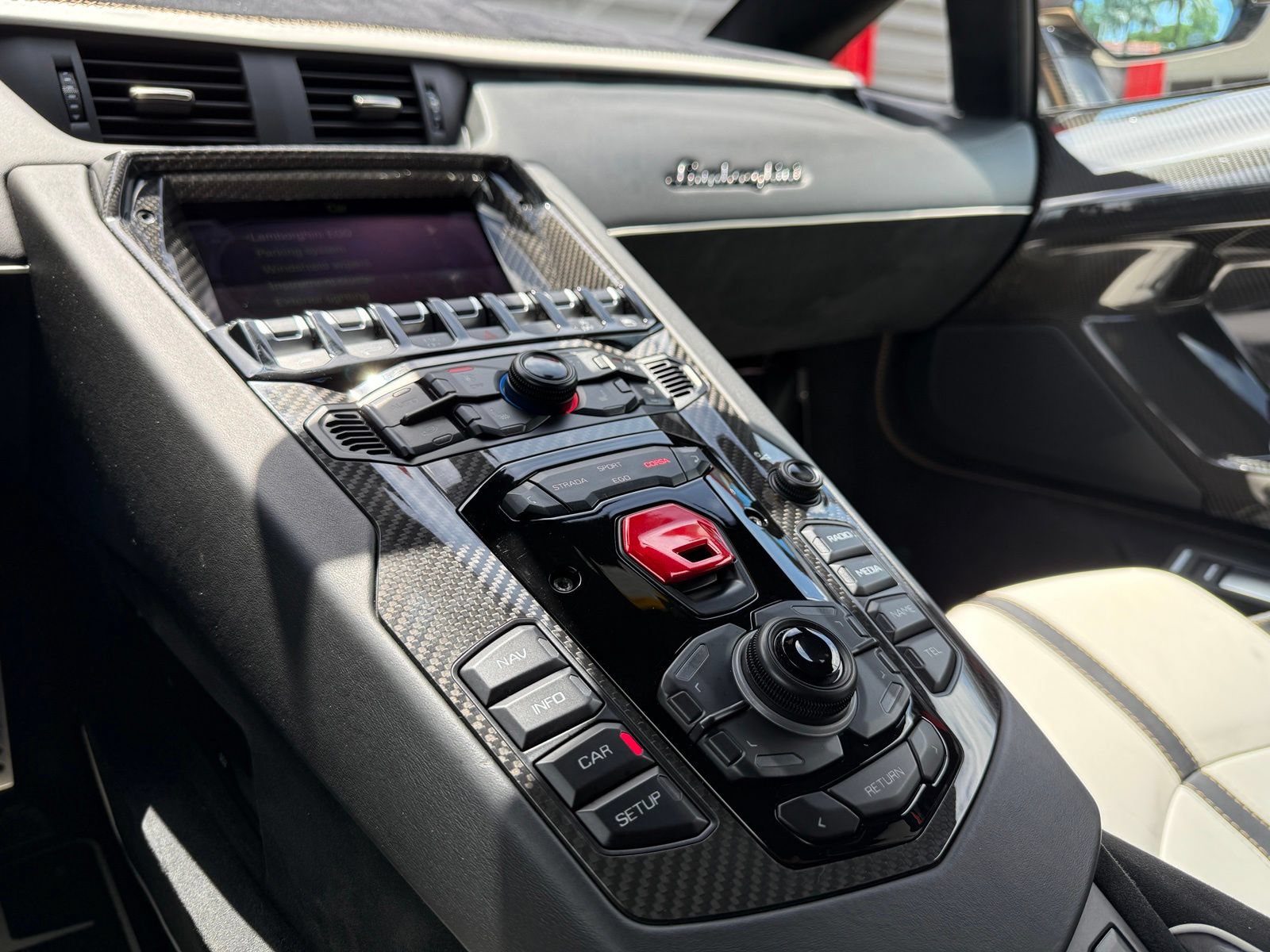 Used 2020 Lamborghini Aventador SVJ AWD/4WD image 49
