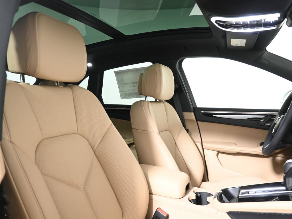 New 2026 Porsche Macan AWD/4WD image 40