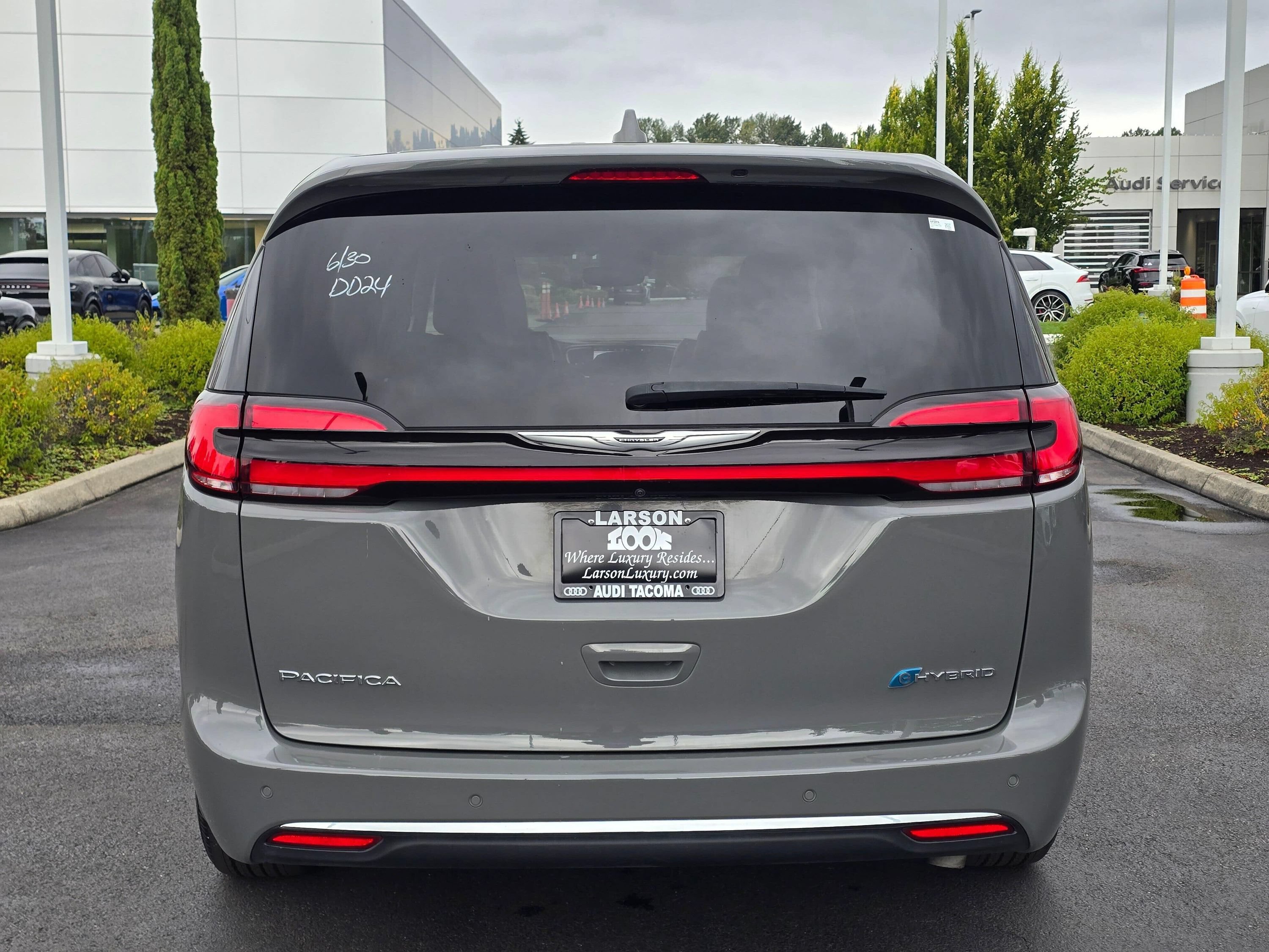 Used 2022 Chrysler Pacifica Limited FWD image 5