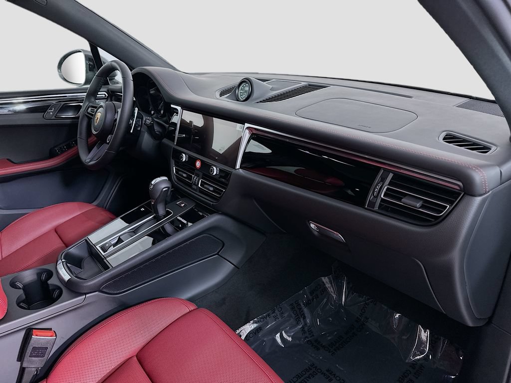 New 2026 Porsche Macan Turbo AWD/4WD image 31