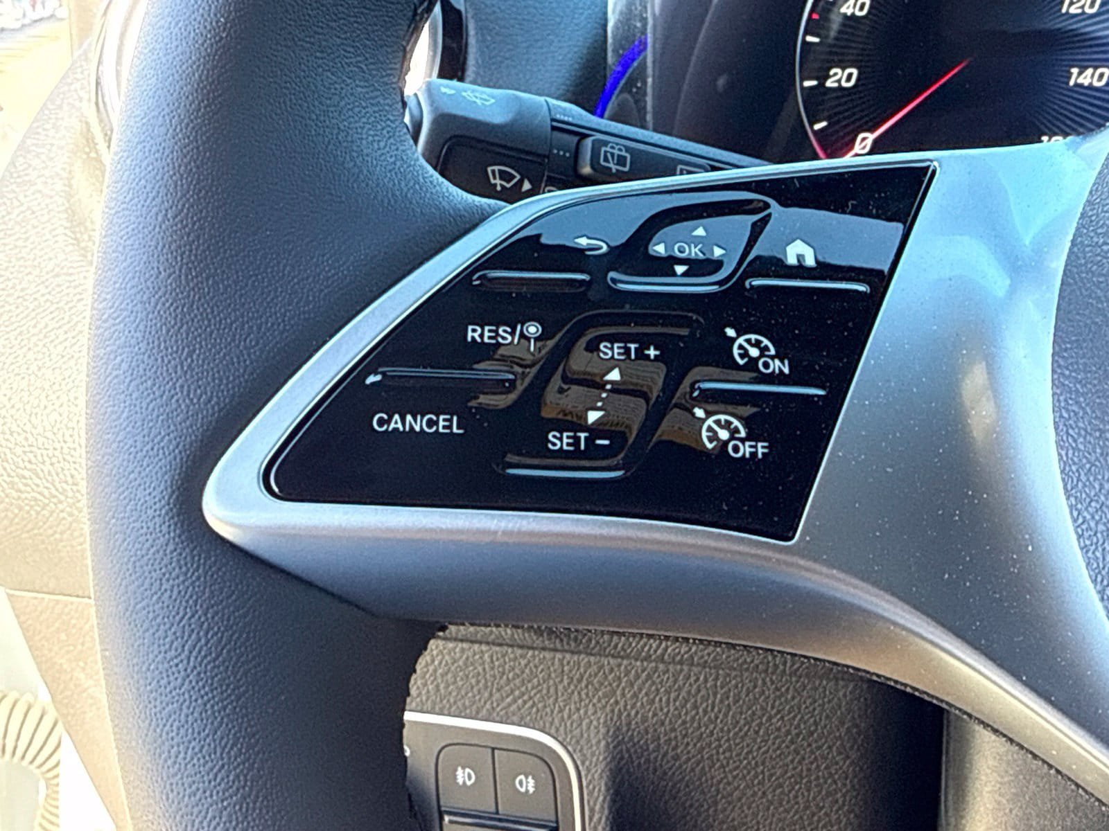New 2026 Mercedes-Benz GLB 250 4MATIC image 21