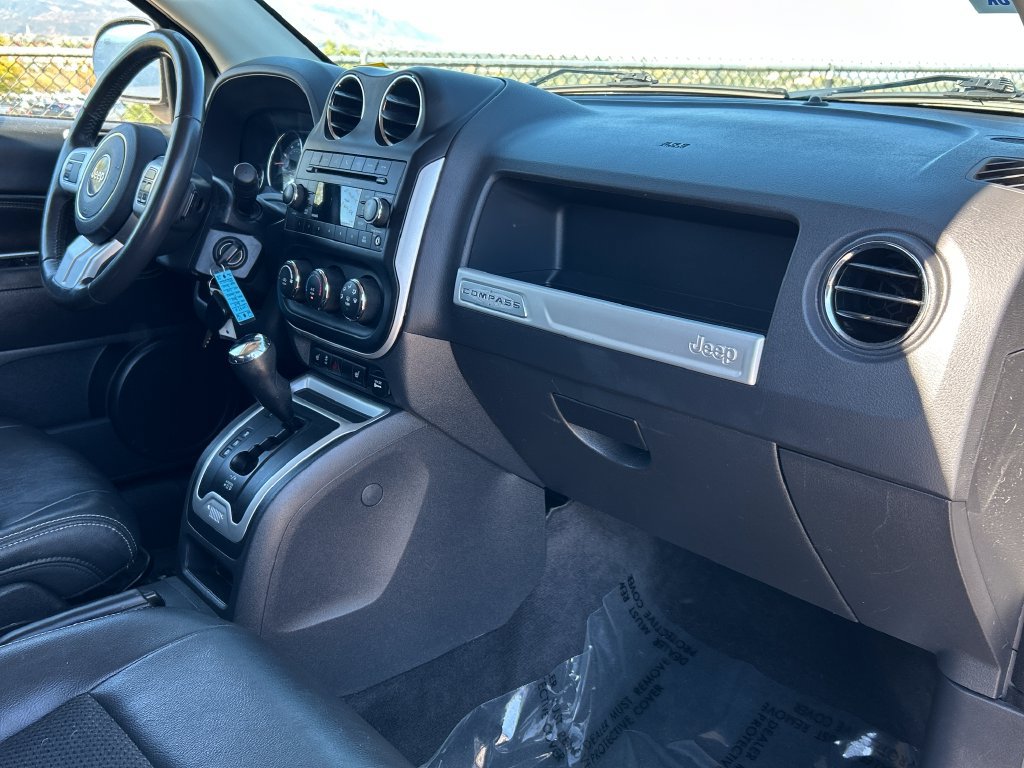 Used 2017 Jeep Compass Latitude AWD/4WD image 8