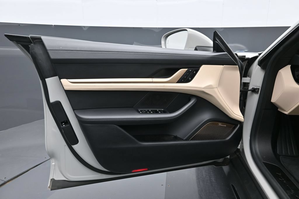 Certified 2024 Porsche Taycan GTS AWD/4WD image 8
