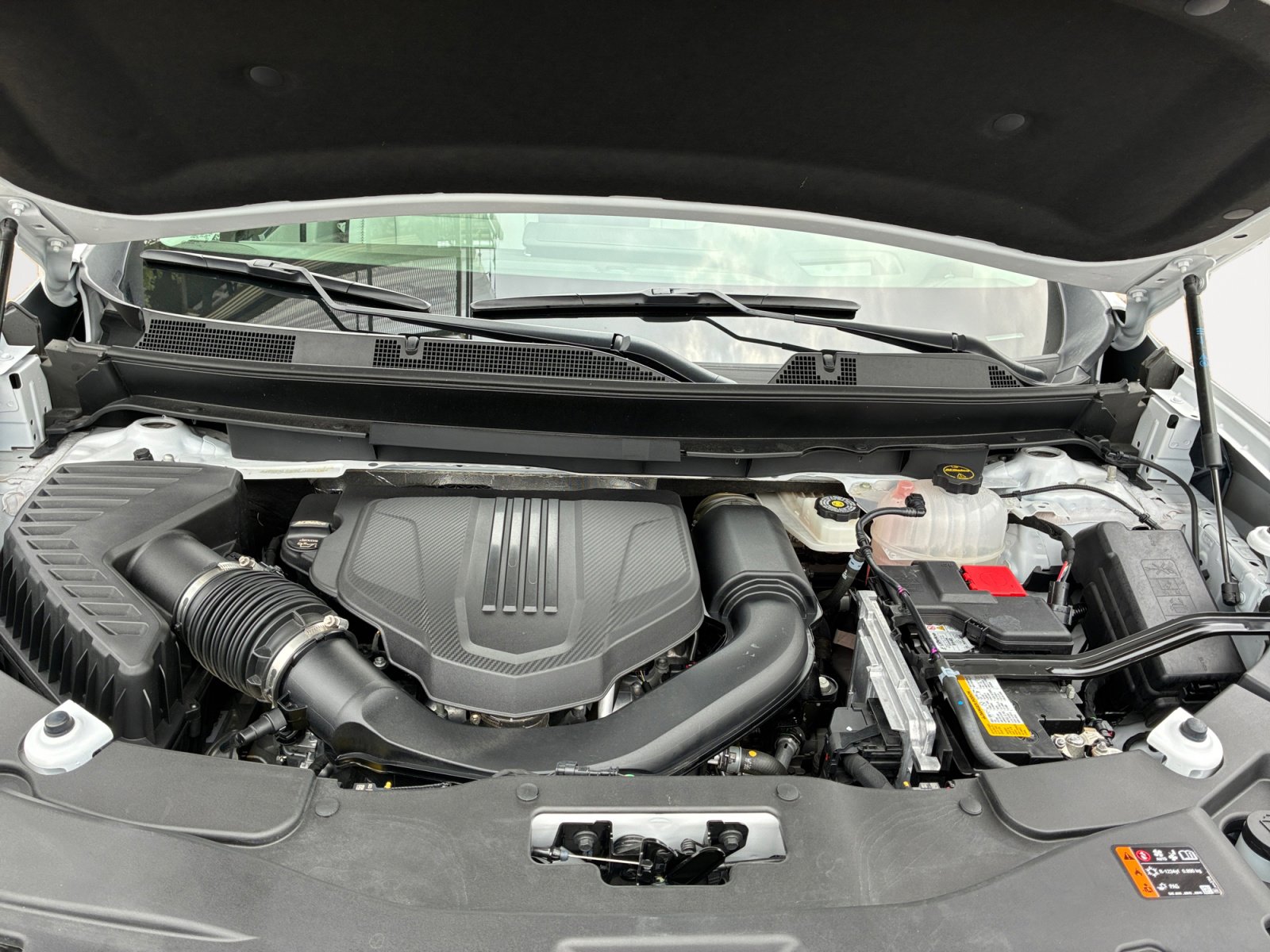 Used 2024 GMC Acadia Denali FWD image 32