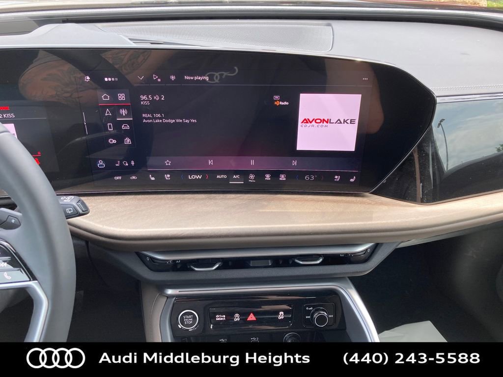 Used 2025 Audi Q5 Premium w/ Convenience Package image 35