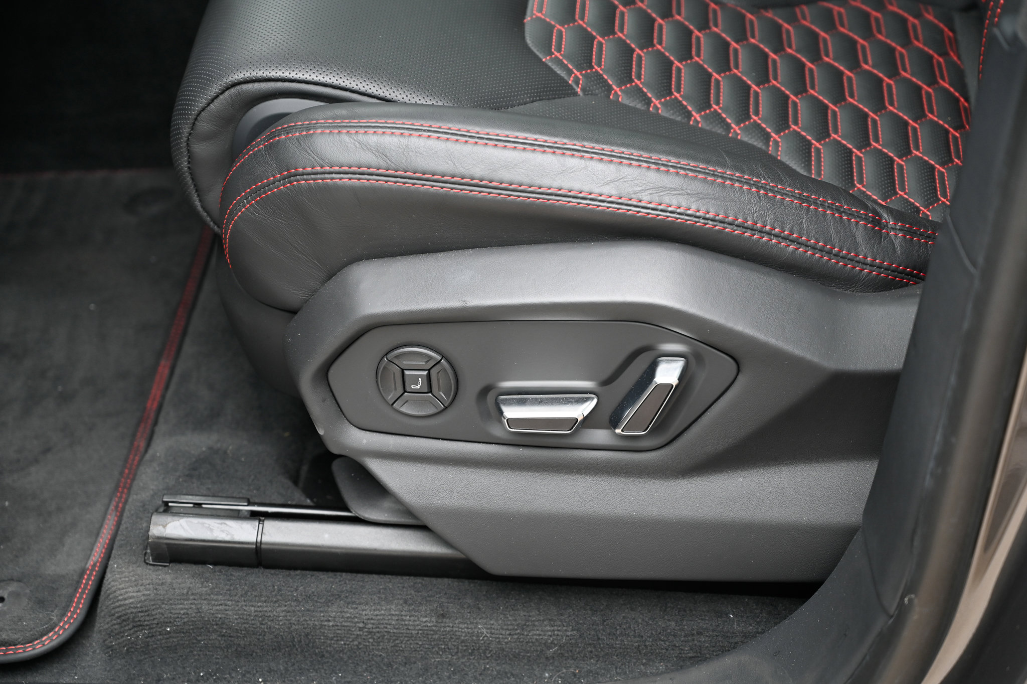 Used 2021 Lamborghini Urus image 18