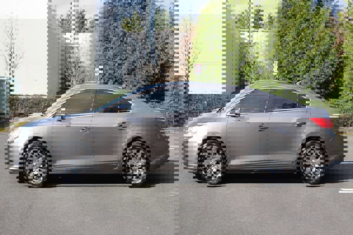 Used 2010 Buick LaCrosse CXL w/ Luxury Package FWD image 2