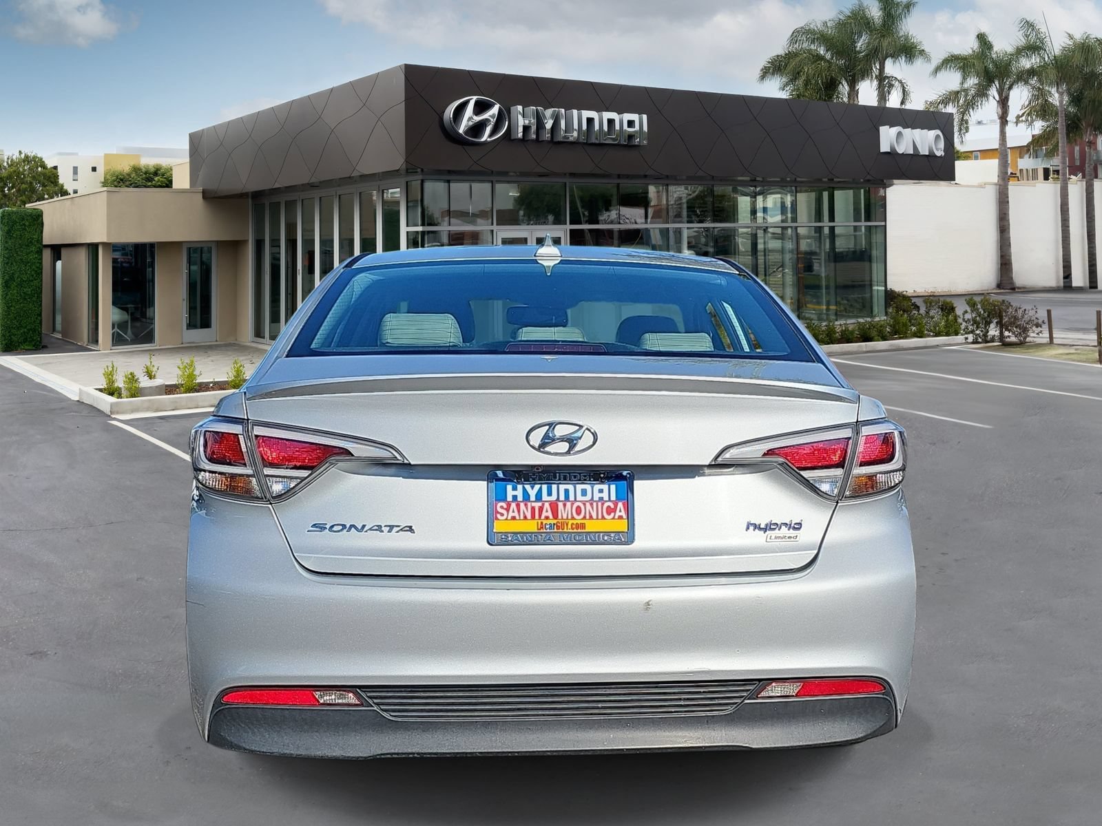 Used 2017 Hyundai Sonata Limited FWD image 4