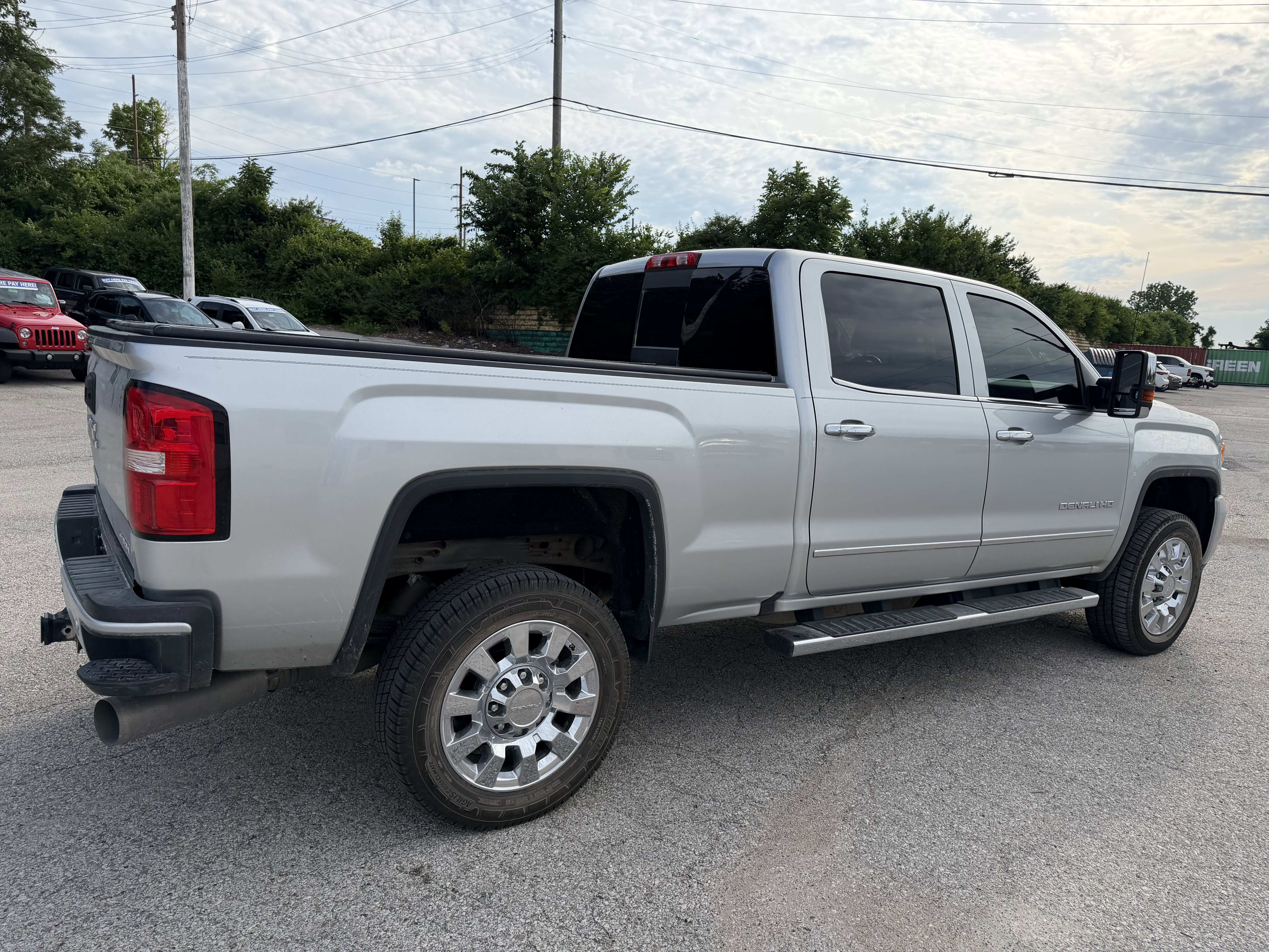 Used 2017 GMC Sierra 2500 Denali w/ Duramax Plus Package AWD/4WD image 9