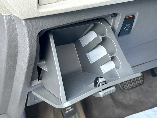 Used 2015 Toyota Sienna LE FWD image 25
